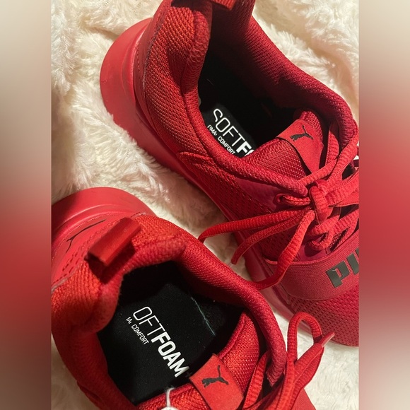 Red pumas size 3.5 - Picture 5 of 7